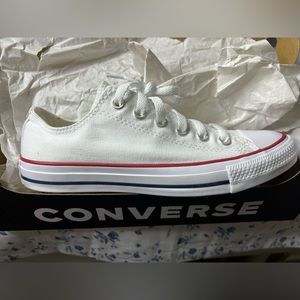 Brand new white converse size 9